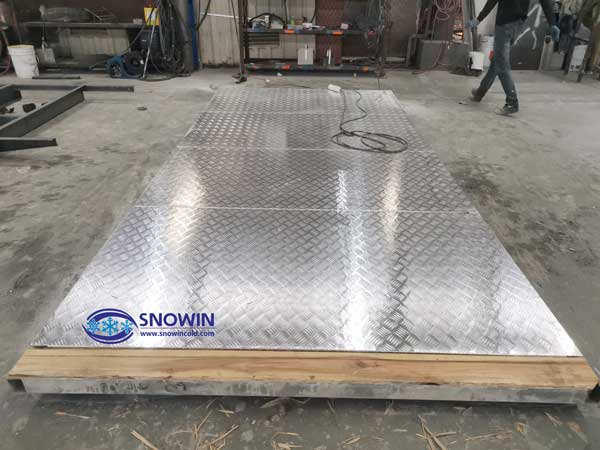 assemble reefer truck box,