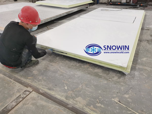 assemble-reefer-truck-box-steps-10