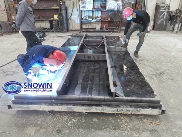 assemble-reefer-truck-box-steps-3